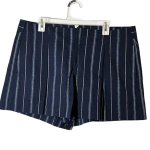 GAP Short Pleated Striped Size 16